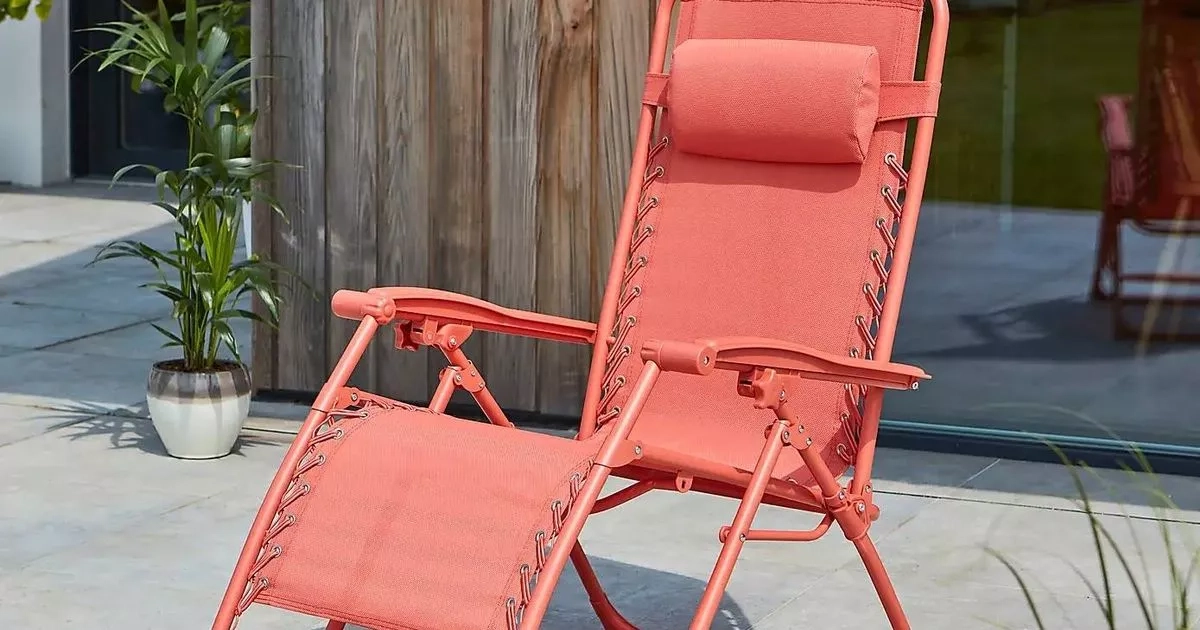 Dunelm's 'comfortable' garden loungers are perfect for the sunshine as 'mini heatwave' forecast