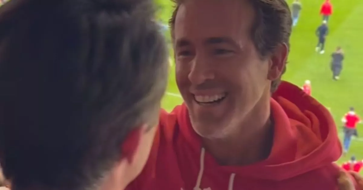 Ryan Reynolds sums up the Welsh perfectly as dramatic footage emerges from inside Wrexham box