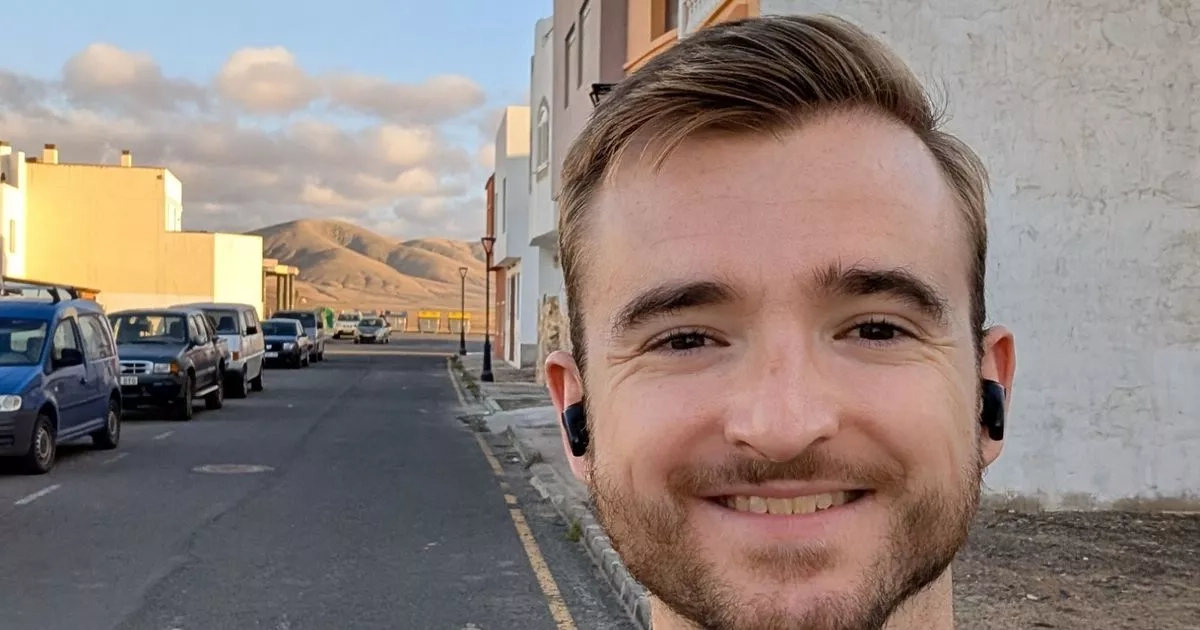 Boss spends whole winter working abroad and lets staff do whatever hours they want