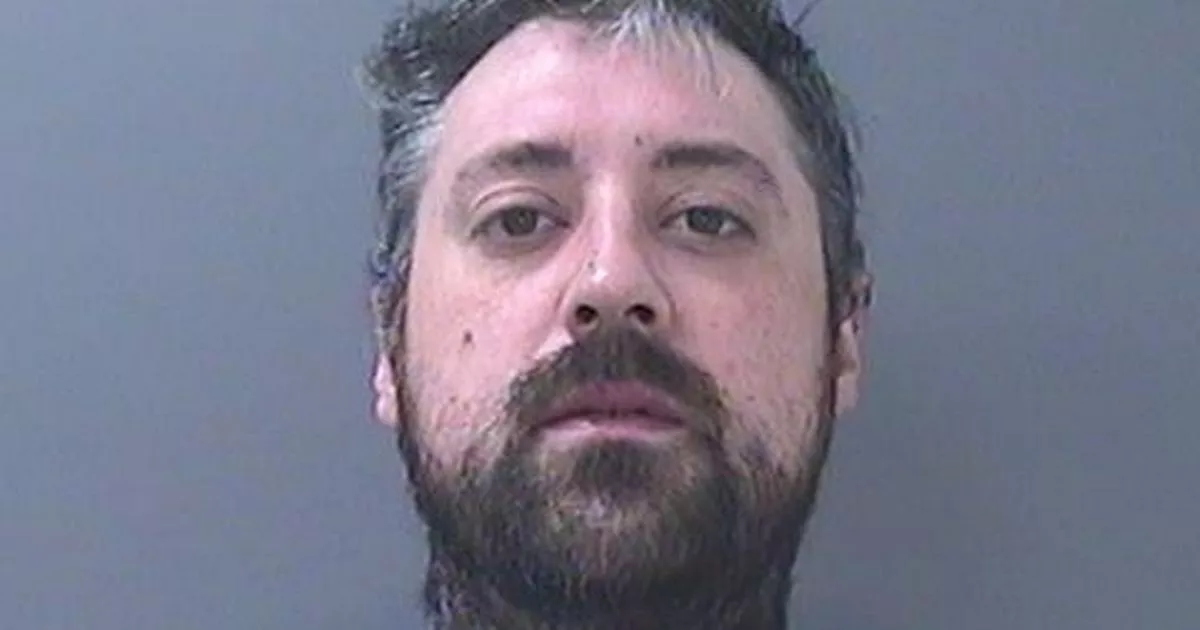 Public warned 'do not approach' man missing from hospital as police issue appeal