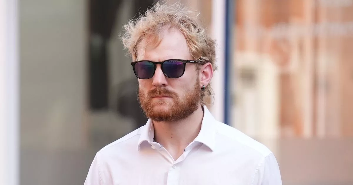Special constable 'took dignity' when he showed photos of dying man
