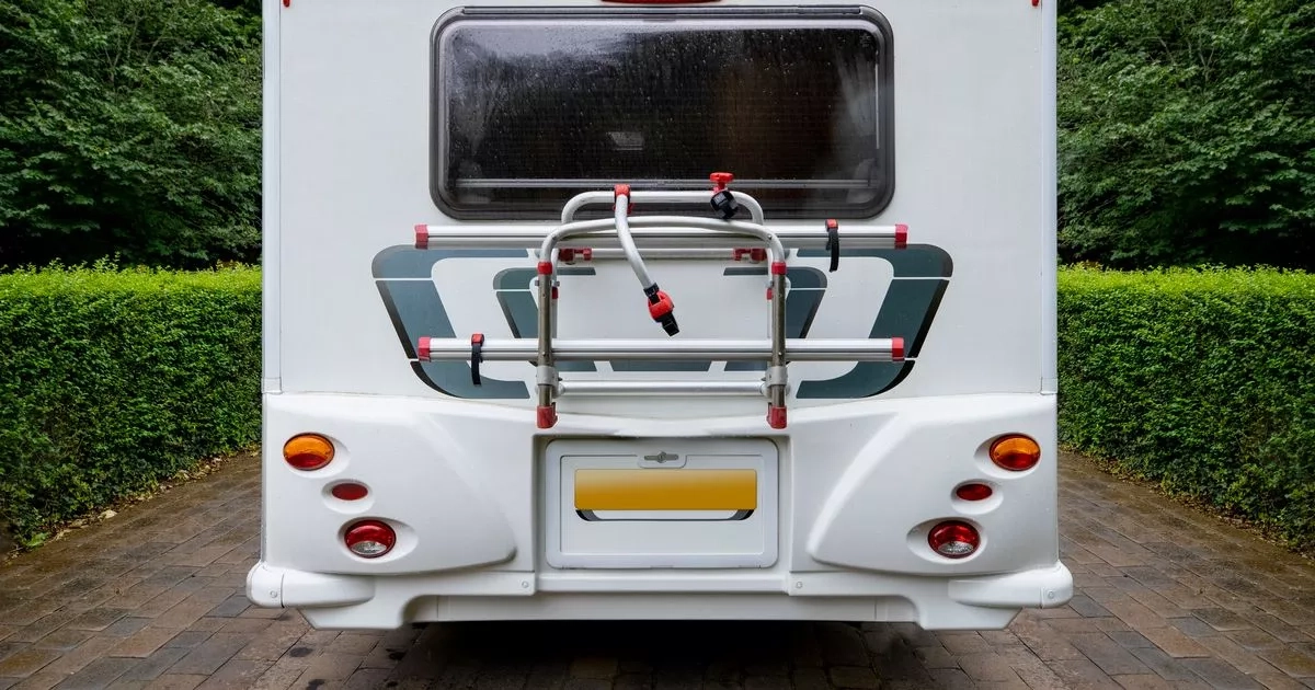 How many cars caravan owners are allowed behind them before a fine