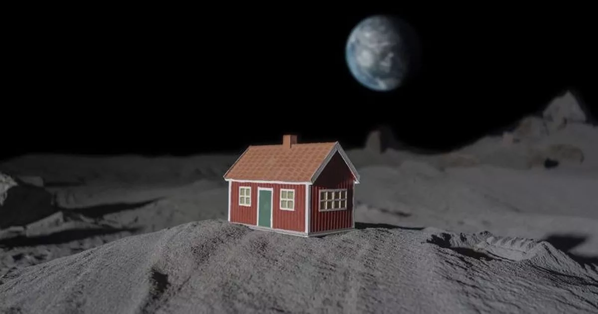 A little red house is set to land on the Moon within days - they call it The Moonhouse