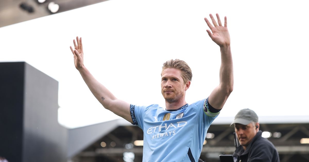 Wrexham's transfer chief discusses Kevin De Bruyne move and Ryan Reynolds' budget plan