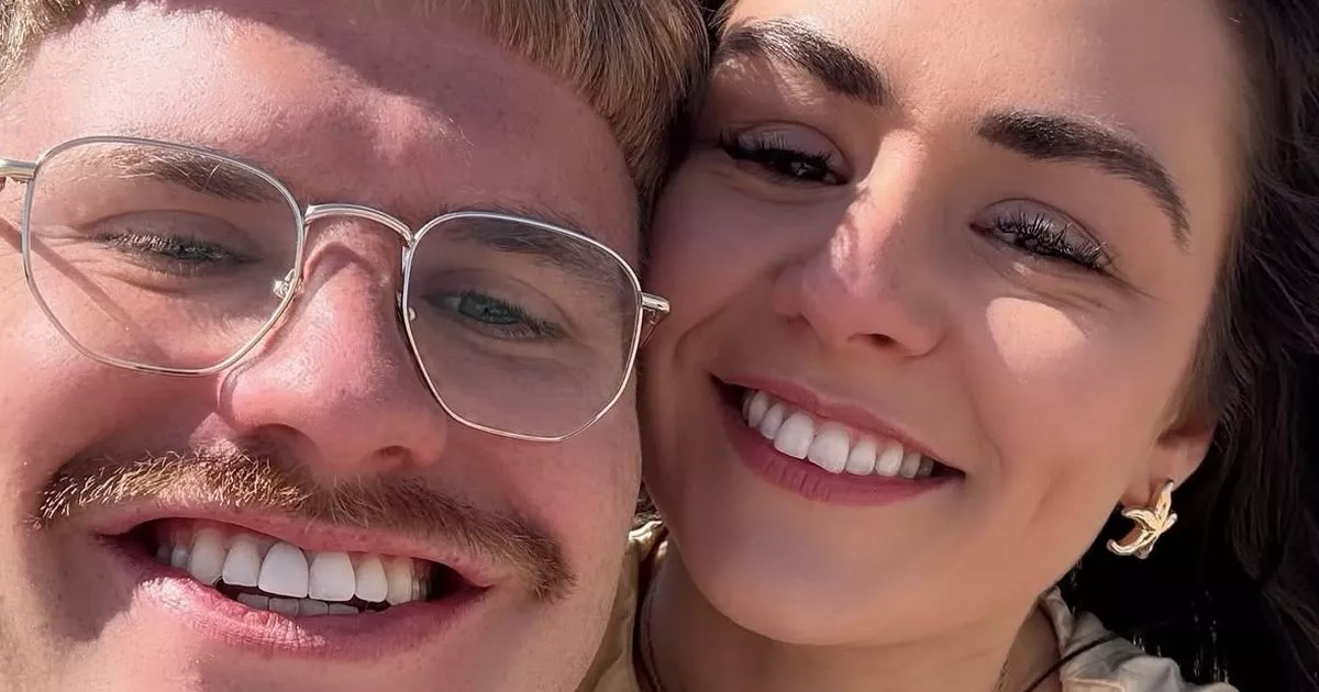 Wales rugby star Aaron Wainwright gets engaged to girlfriend on stunning Welsh beach