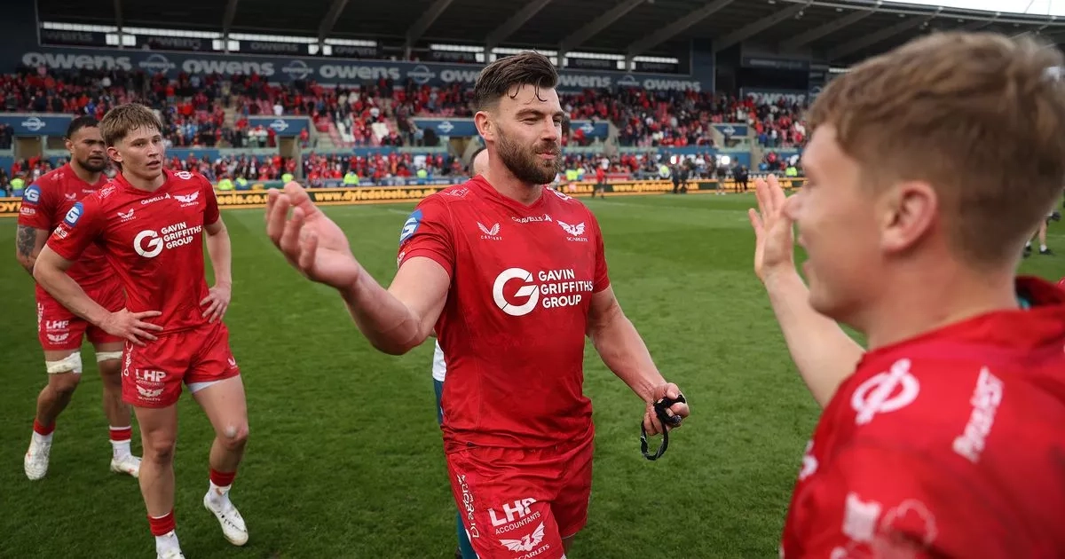 Leinster v Scarlets team news for huge URC quarter-final as Peel makes selection decision