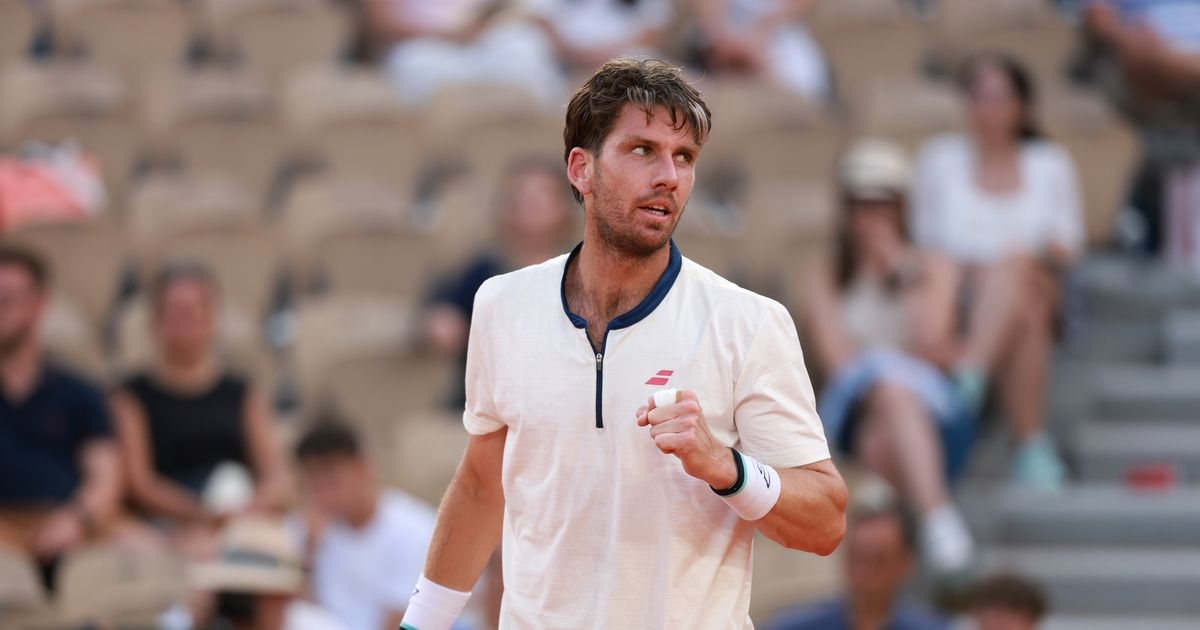 Cameron Norrie French Open match interrupted by loud explosions