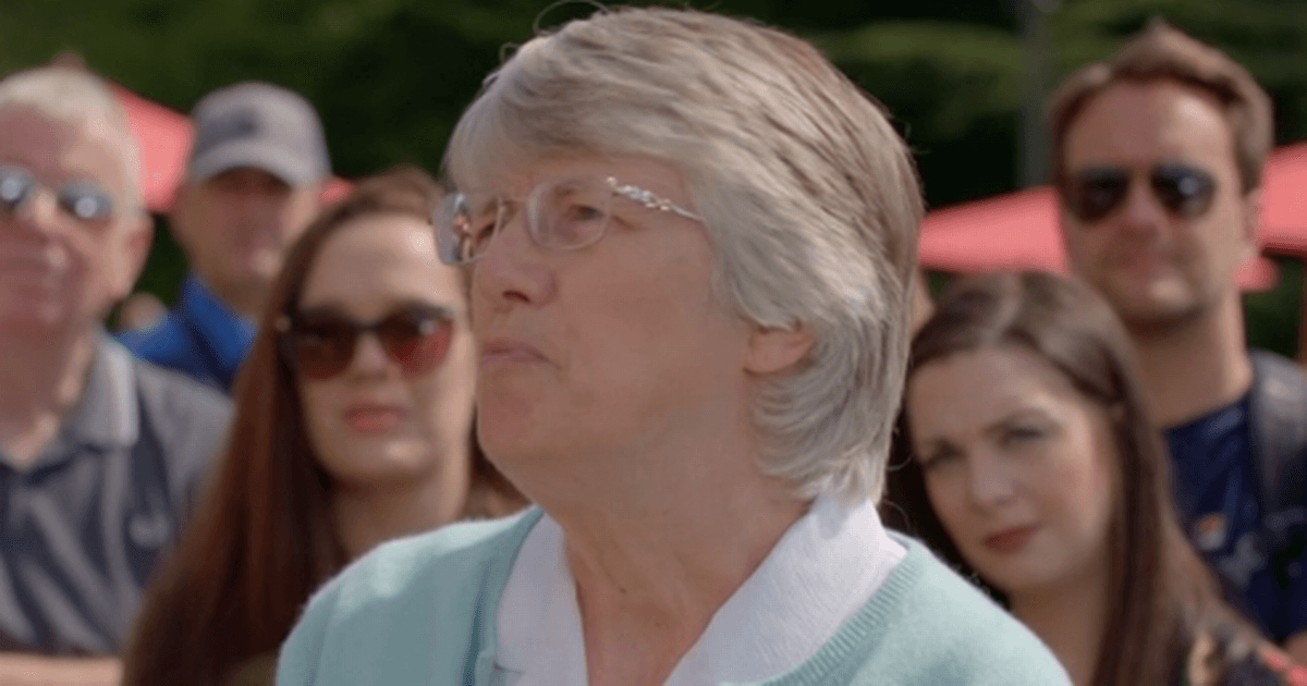 Antiques Roadshow guest gobsmacked at price tag of 'beautiful' family heirloom
