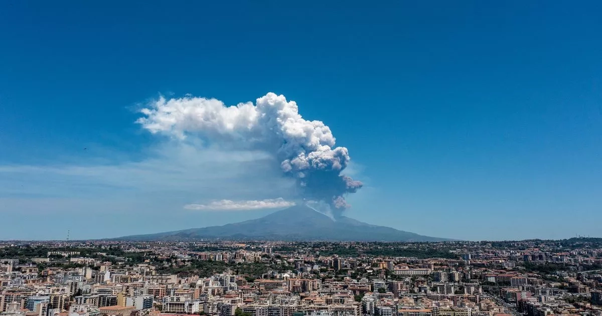 Mount Etna eruption: Video shows tourists fleeing huge cloud of smoke and ash