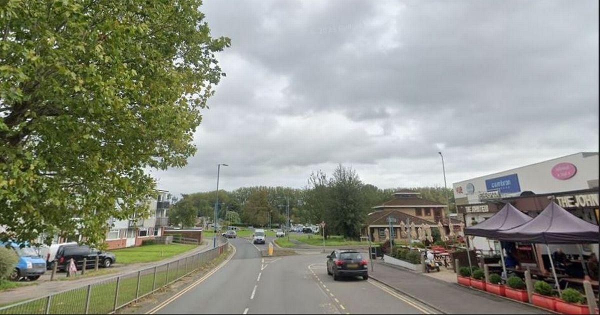 'Unacceptable violence' on a Welsh street saw glass bottles being thrown and golf club used as weapon