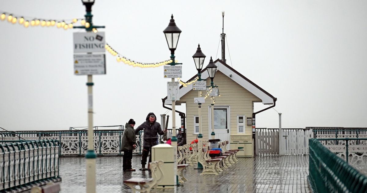 Tiny hut on Penarth pier was home for four decades, now they're being evicted