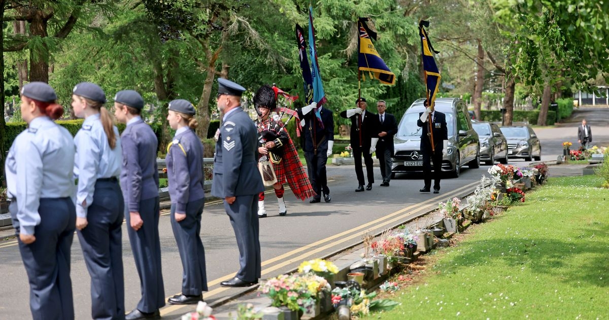 105-year-old Second World War airman given funeral family 'never dreamt of'