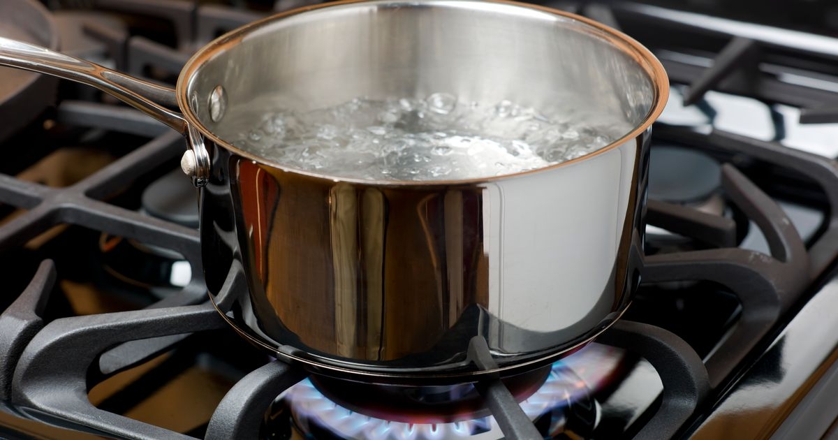 Met Office uses 'boiling pan of water' to explain forecast for hail, lightning and 40mm of rain