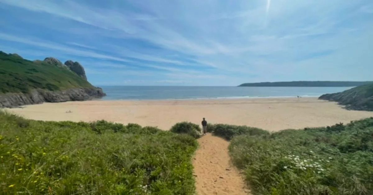 Man dies after getting into difficulty whilst swimming at Welsh beauty spot