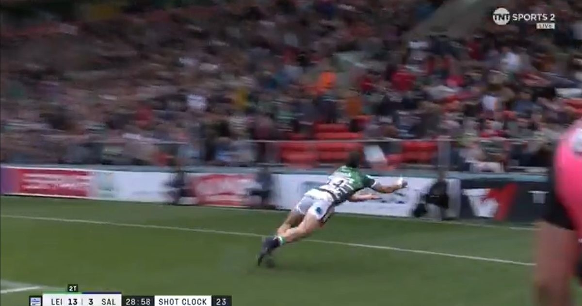 Rugby commentators in awe as English wing somehow scores 'sensational' try