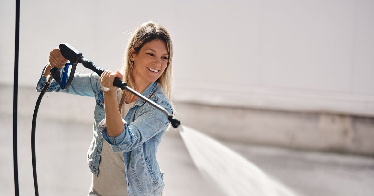 Shoppers call £59 cordless pressure washer 'a cracking bit of kit' for cleaning the car