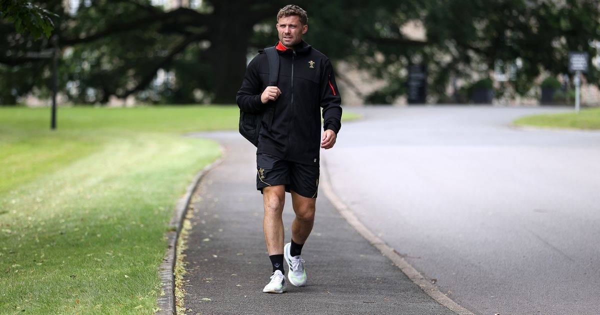 Today's rugby news as Welsh rugby legend to be knighted and Leigh Halfpenny starts new job
