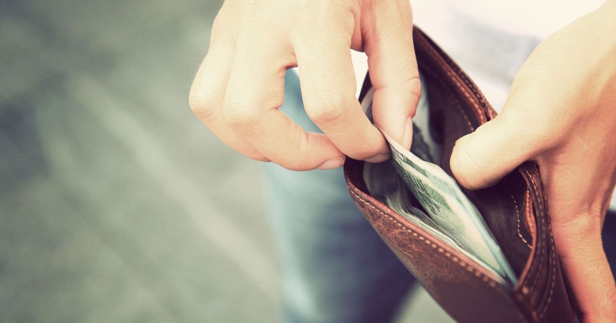 Why millions in the UK are stashing cash ‘under the mattress' again
