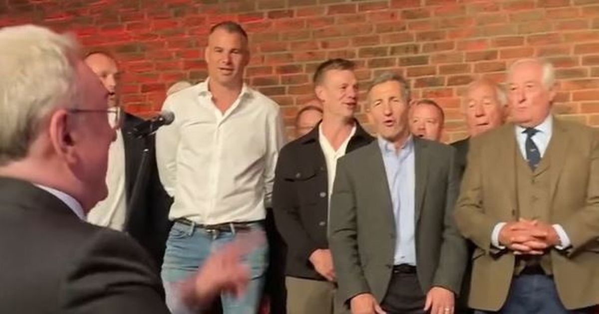 Wales rugby greats sing iconic song together to help famous Welsh club after historic season