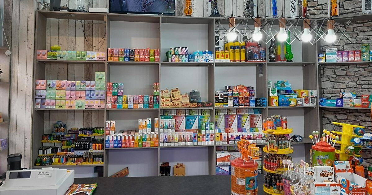 Shop shut down after selling illegal vapes to children