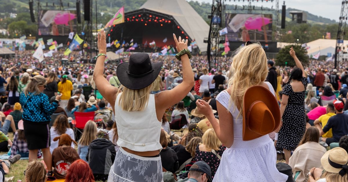 Last-minute warning to Glastonbury and Oasis fans