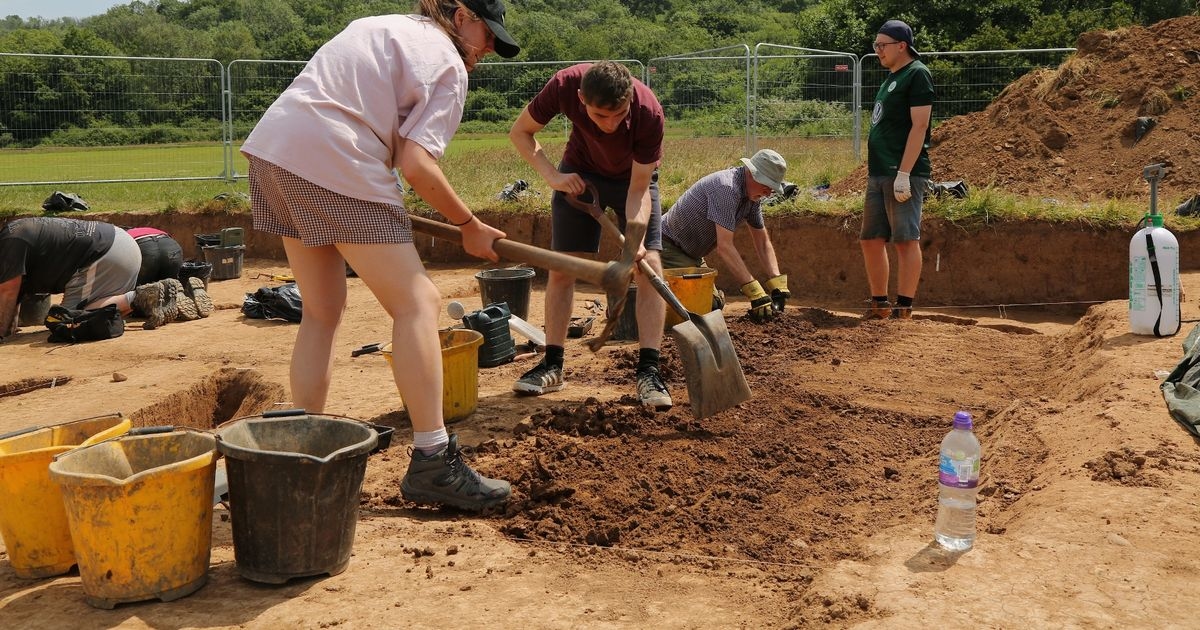 Bronze Age burial site found during dig in popular Cardiff park