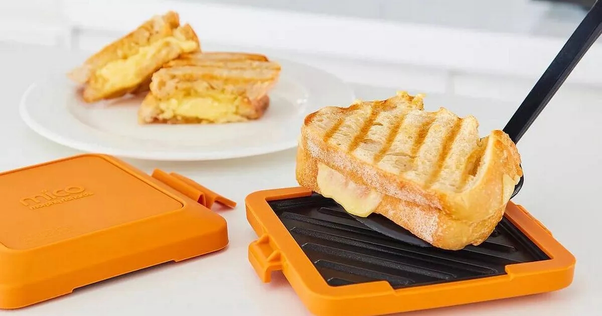 Shoppers swap toastie makers for £19 'no mess' microwave gadget