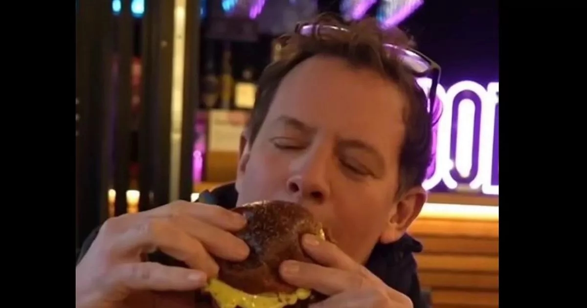 Saturday Kitchen's Matt Tebbutt tries 'absolutely banging' Welsh burger and says it's the nicest ever