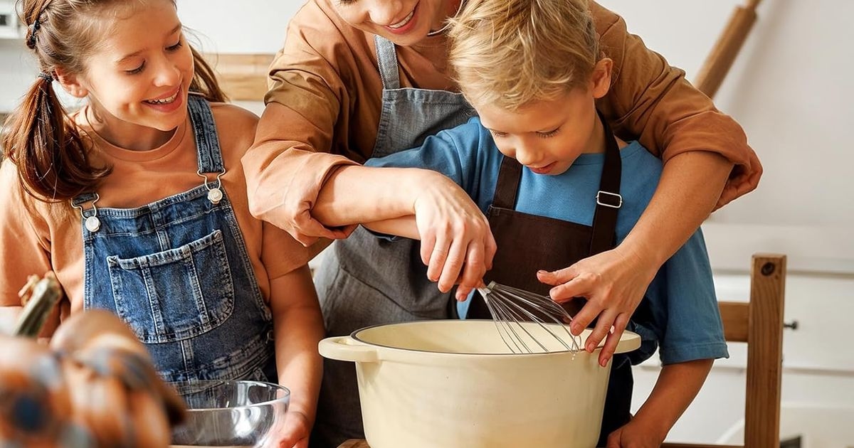 Cast iron casserole pot that's 'an excellent' Le Creuset replacement now less than £50 on Amazon