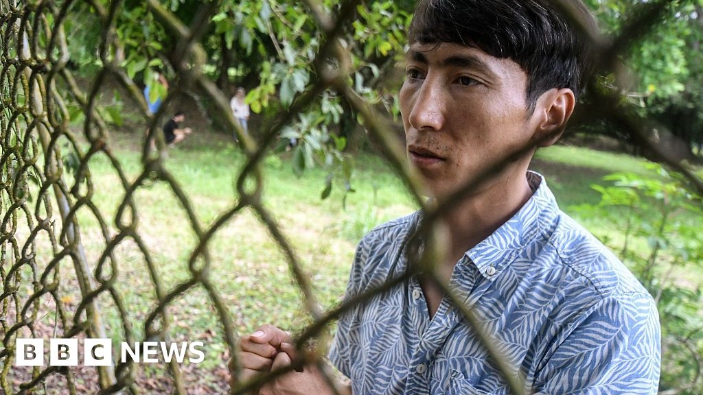 Costa Rican court orders release of migrants deported from US