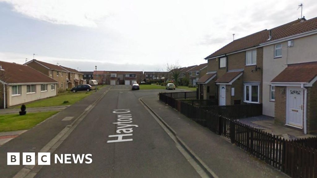 Armed police seal off Cramlington cul-de-sac after disturbance