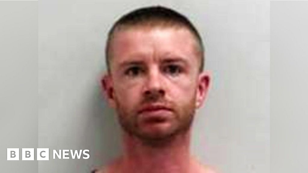 Edinburgh Airport cocaine mule wins sentence appeal