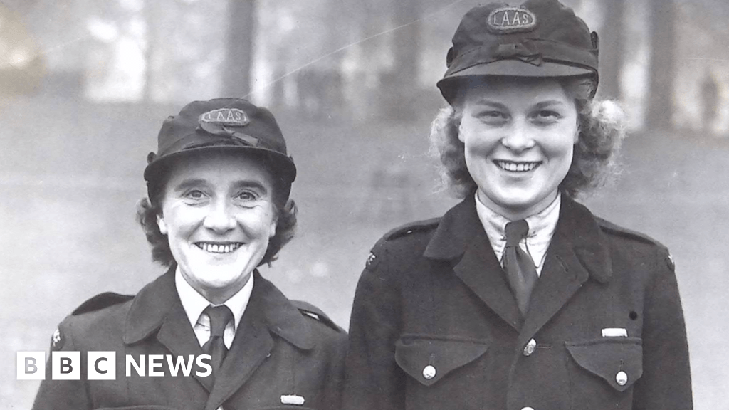 Wartime bravery of female ambulance workers shown in photos