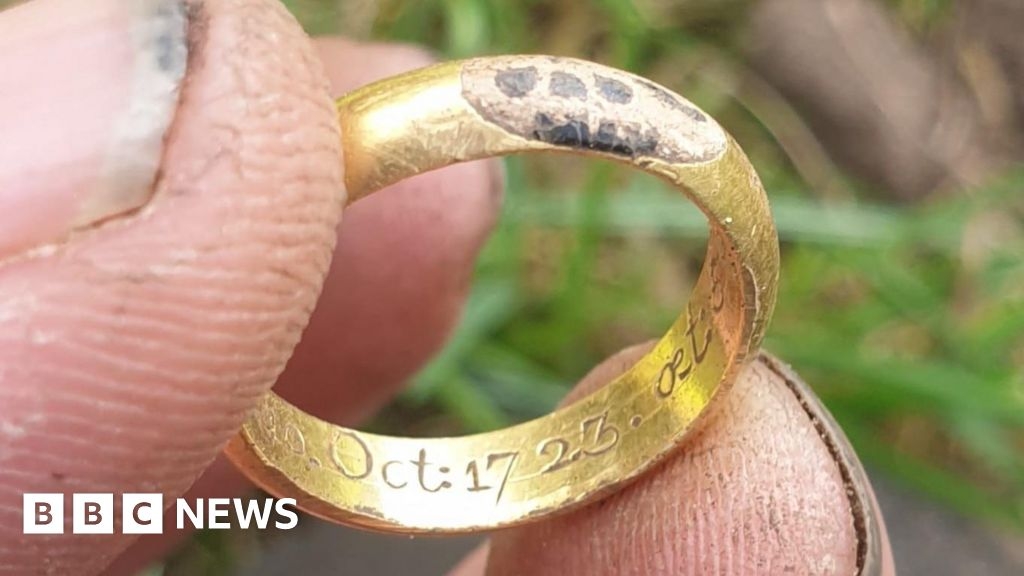 Gold ring found 'gleaming in the sunshine' in Norfolk field