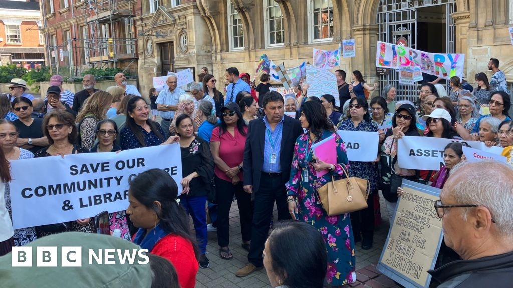 Community hubs in Leicester fear for future amid consultation