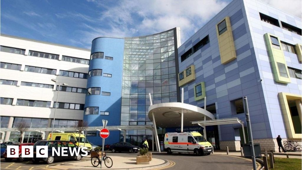 Oxfordshire families call for inquiry into hospital baby deaths