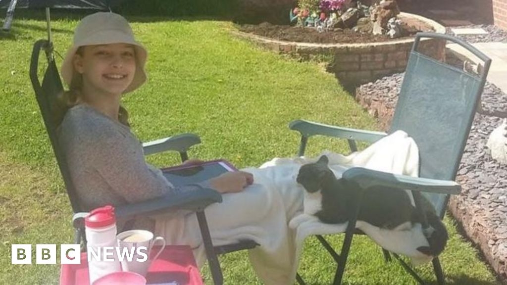 Tamworth woman, 18, says she was told her long Covid was anxiety