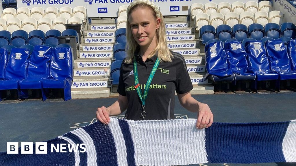 Preston North End fans knit giant scarf for community project