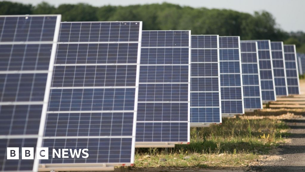 Stowmarket solar farm decision delayed over local concerns