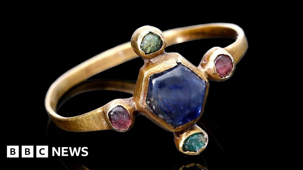 Medieval ring found by Norfolk detectorist could make £18k