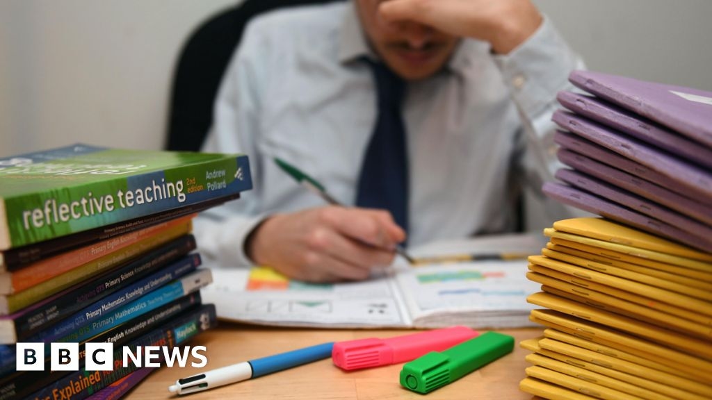 Isle of Man school leaders to vote on strike action in dispute