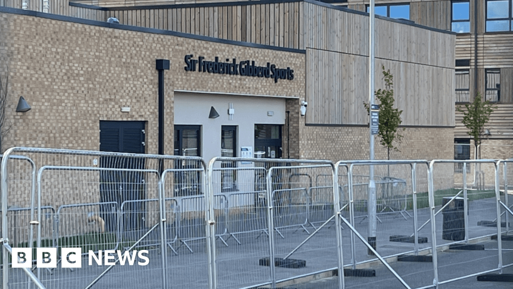 Sir Fredrick Gibberd College pupils 'taught in marquees', says MP