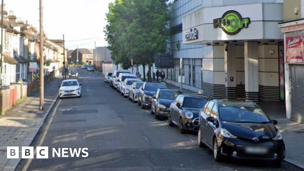 Murder probe as woman in her 20s fatally stabbed in Croydon