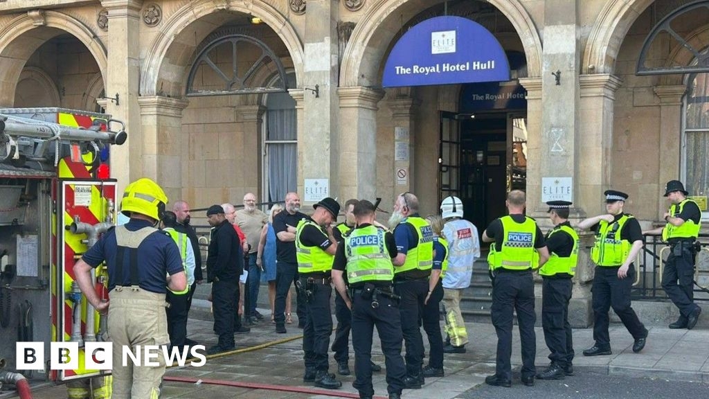 'Bin fire' prompts evacuation of The Royal Hotel in Hull