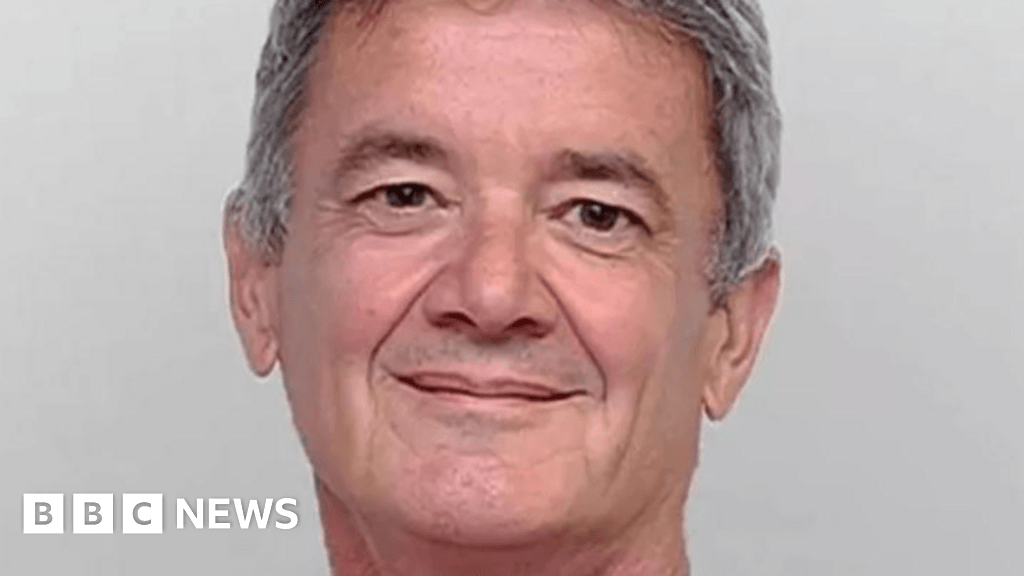 Doctor Tony Dixon faces claims over artificial mesh records