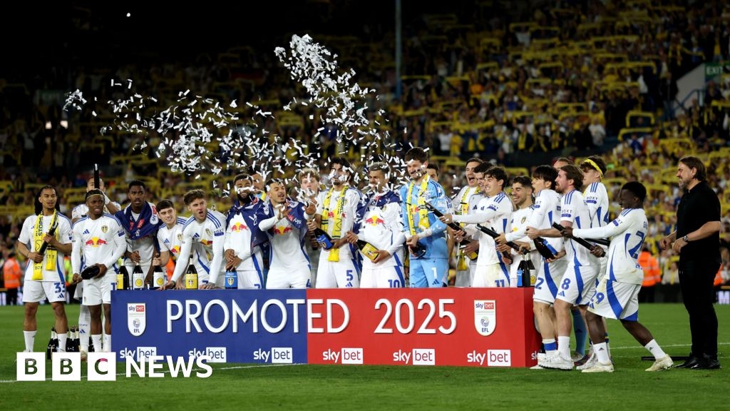 Leeds United open top bus parade to celebrate promotion confirmed