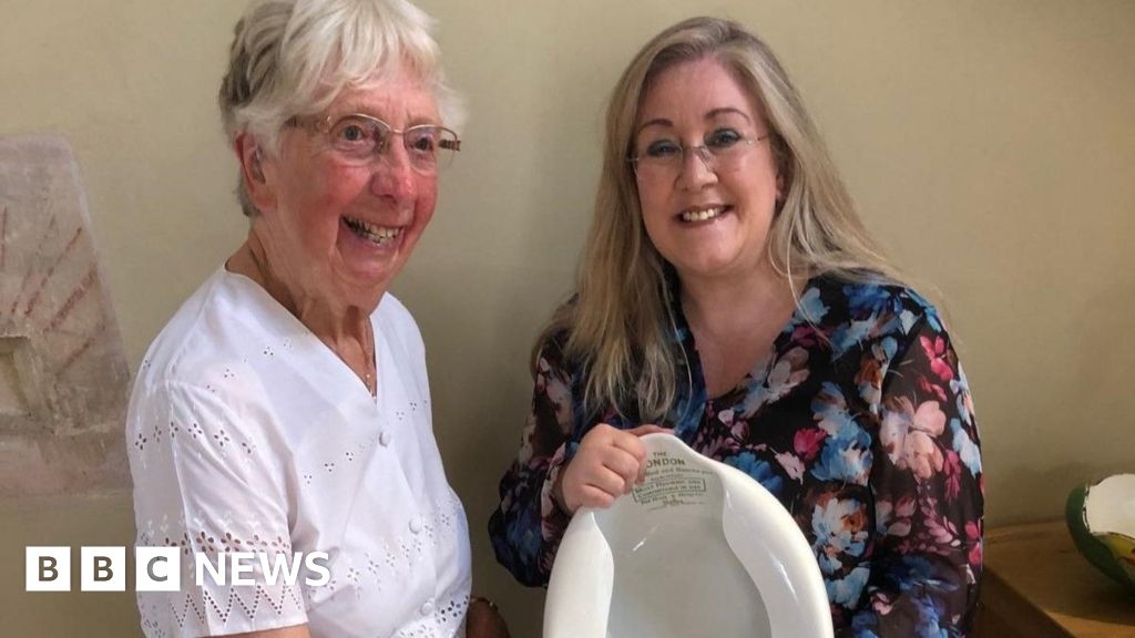 Newmarket bedpan collector's items at Peterborough exhibition