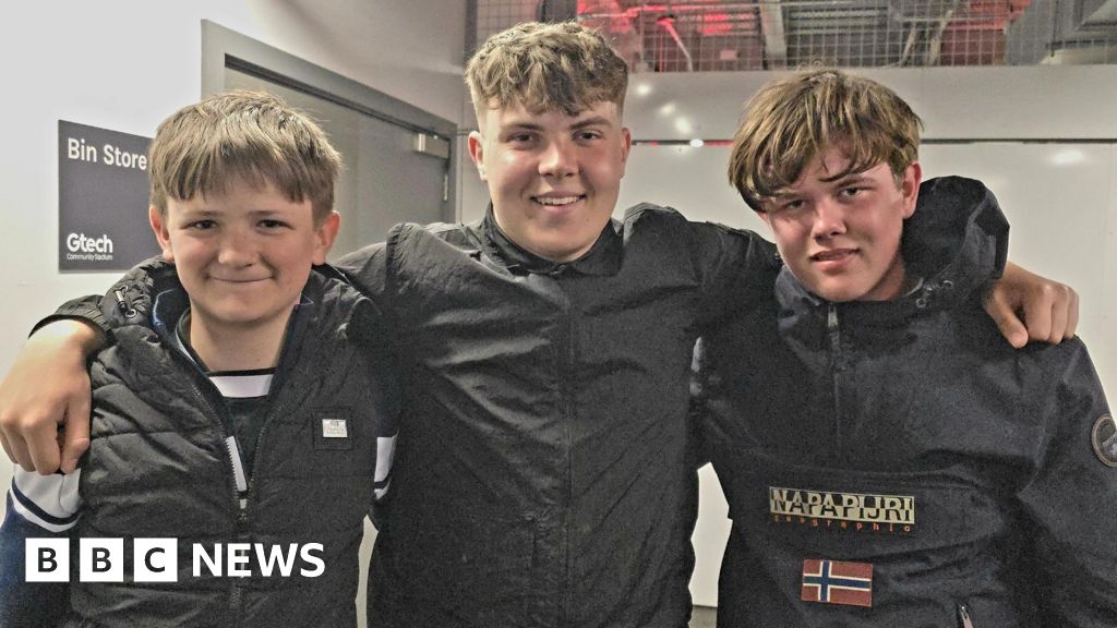 Young Brighton fans to walk to London in memory of friend