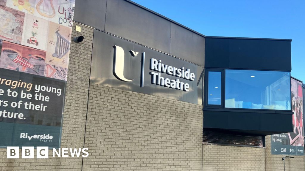 Riverside Theatre: Pressure grows on Ulster University over closure
