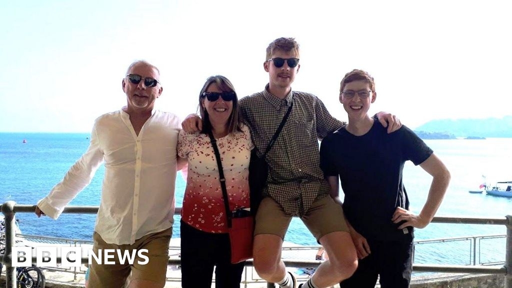 'Slowly fading away' - Living with young onset dementia